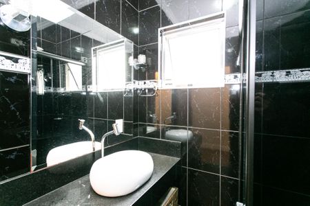 Casa à venda com 165m², 4 quartos e 2 vagasCasa 1 - Banheiro