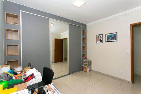 Casa à venda com 165m², 4 quartos e 2 vagasCasa 2 - Quarto