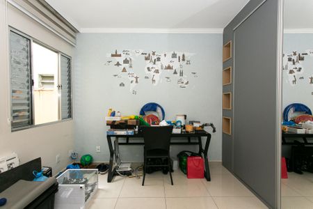 Casa à venda com 165m², 4 quartos e 2 vagasCasa 2 - Quarto