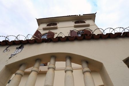 Apartamento à venda com 98m², 3 quartos e 1 vaga Apartamento à venda com 98m², 3 quartos e 1 vagaFachada