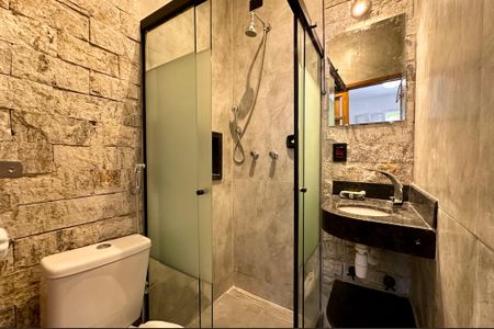 Apartamento para alugar com 65m², 2 quartos e sem vagaBanheiro da Suíte