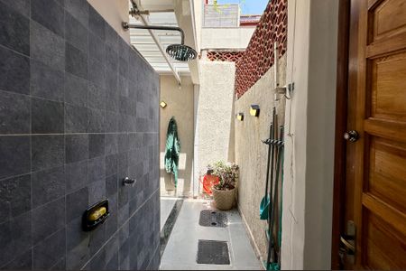 Apartamento para alugar com 65m², 2 quartos e sem vagaÁrea externa