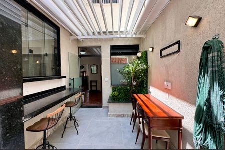 Apartamento para alugar com 65m², 2 quartos e sem vagaÁrea externa