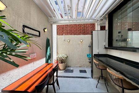 Apartamento para alugar com 65m², 2 quartos e sem vagaÁrea externa