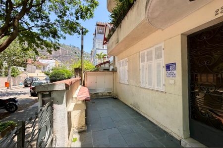 Apartamento para alugar com 65m², 2 quartos e sem vagaPlaquinha instalada