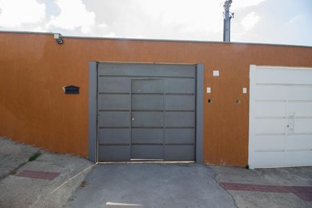 Casa para alugar com 140m², 3 quartos e 2 vagas Casa para alugar com 140m², 3 quartos e 2 vagasFachada