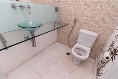 Apartamento à venda com 70m², 2 quartos e 1 vaga Apartamento à venda com 70m², 2 quartos e 1 vagaBanheiro