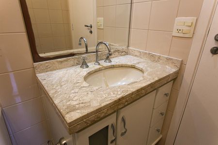 Apartamento à venda com 57m², 2 quartos e 1 vagaBanheiro Social