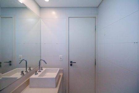 Apartamento para alugar com 170m², 3 quartos e 3 vagasBanheiro da Suíte 1