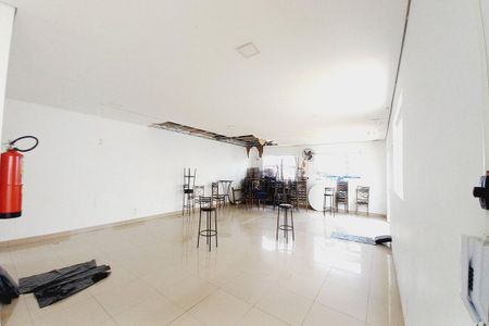 Apartamento para alugar com 47m², 2 quartos e 1 vaga Apartamento para alugar com 47m², 2 quartos e 1 vagaÁrea comum - Salão de festas