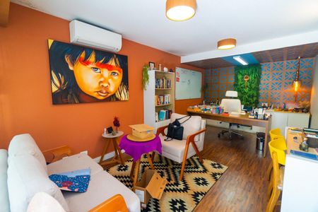 Casa à venda com 200m², 3 quartos e 2 vagasEscritório