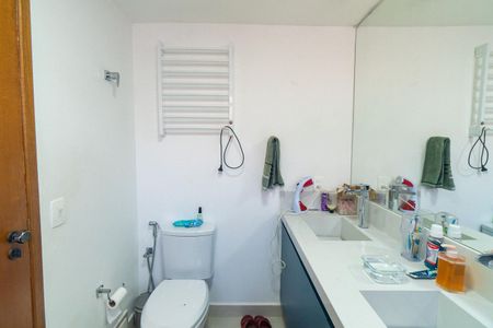 Casa à venda com 200m², 3 quartos e 2 vagasBanheiro da Suíte 2