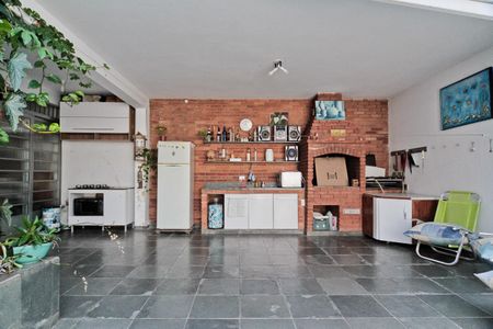 Casa para alugar com 160m², 2 quartos e 3 vagas Casa para alugar com 160m², 2 quartos e 3 vagasÁrea comum - Churrasqueira