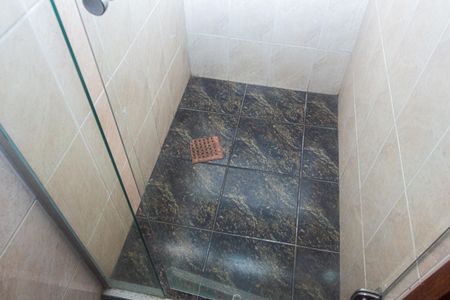 Casa à venda com 452m², 6 quartos e 5 vagasBanheiro da Suíte 1