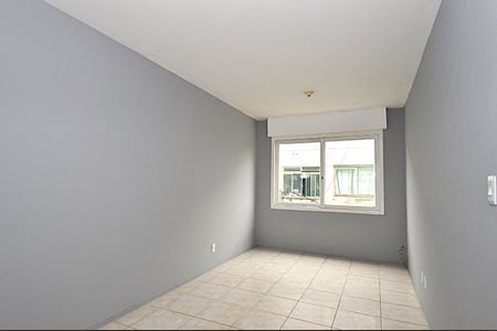 Sala de apartamento à venda com 3 quartos, 77m² em Rubem Berta, Porto Alegre