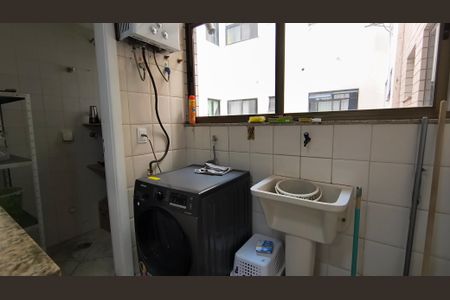 Apartamento para alugar com 111m², 3 quartos e 2 vagas Apartamento para alugar com 111m², 3 quartos e 2 vagasCozinha e Área de Serviço