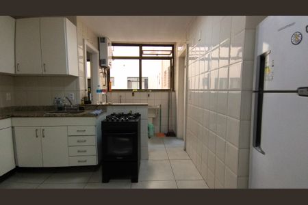 Apartamento para alugar com 111m², 3 quartos e 2 vagas Apartamento para alugar com 111m², 3 quartos e 2 vagasCozinha e Área de Serviço