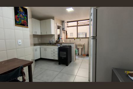 Apartamento para alugar com 111m², 3 quartos e 2 vagas Apartamento para alugar com 111m², 3 quartos e 2 vagasCozinha e Área de Serviço