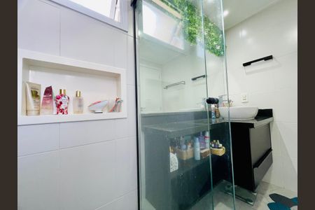 Casa à venda com 122m², 3 quartos e 2 vagasBanheiro 3