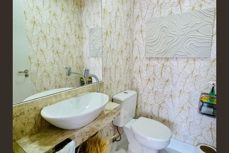 Casa à venda com 122m², 3 quartos e 2 vagasBanheiro 4