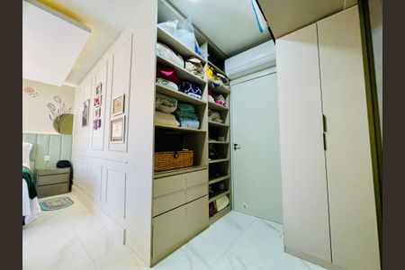 Casa à venda com 122m², 3 quartos e 2 vagasCloset