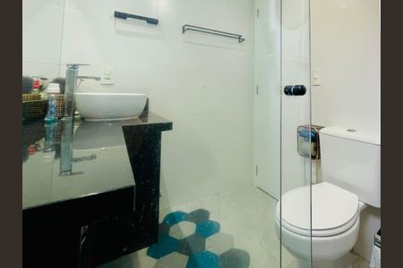 Casa à venda com 122m², 3 quartos e 2 vagasBanheiro 3