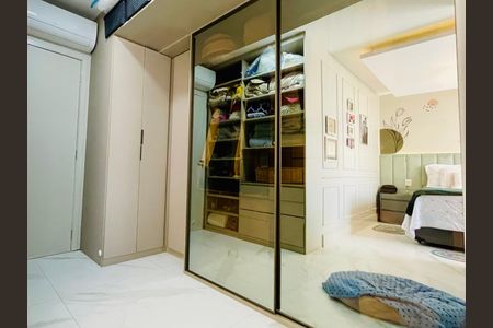 Casa à venda com 122m², 3 quartos e 2 vagasCloset