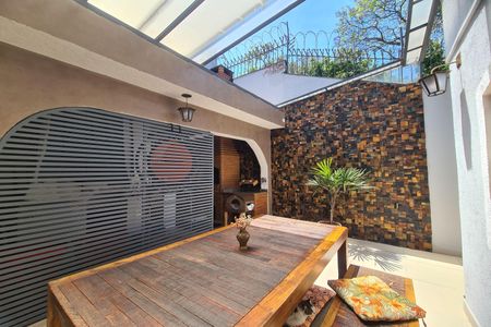 Casa à venda com 134m², 3 quartos e 2 vagasQuintal