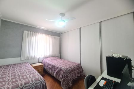 Casa à venda com 134m², 3 quartos e 2 vagasQuarto 2