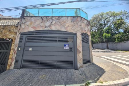 Casa à venda com 134m², 3 quartos e 2 vagasFachada