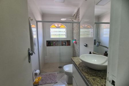 Casa à venda com 134m², 3 quartos e 2 vagasBanheiro 1