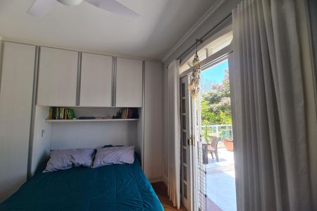 Casa à venda com 134m², 3 quartos e 2 vagasSuíte