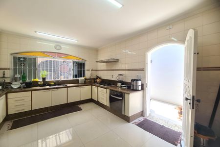 Casa à venda com 134m², 3 quartos e 2 vagasCozinha