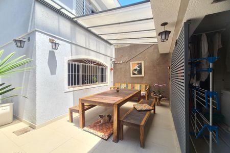 Casa à venda com 134m², 3 quartos e 2 vagasQuintal