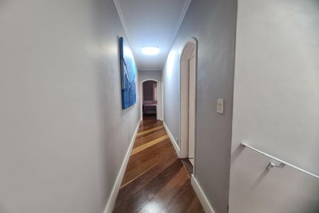 Casa à venda com 134m², 3 quartos e 2 vagasCorredor