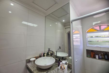 Casa à venda com 134m², 3 quartos e 2 vagasBanheiro da Suíte