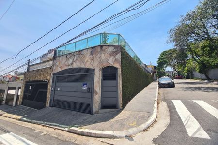 Casa à venda com 134m², 3 quartos e 2 vagasFachada
