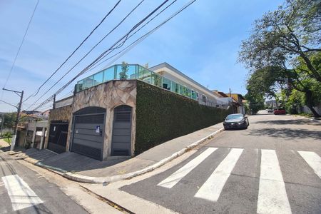 Casa à venda com 134m², 3 quartos e 2 vagasFachada
