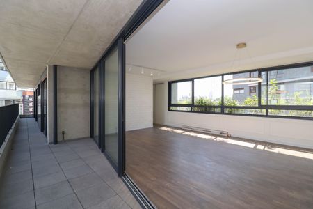 Varanda de apartamento para alugar com 3 quartos, 151m² em Jardim das Bandeiras, São Paulo
