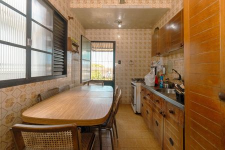 Cozinha de casa para alugar com 2 quartos, 120m² em Passo d’Areia, Porto Alegre