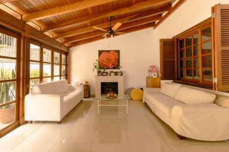 Sala de casa para alugar com 3 quartos, 400m² em Espírito Santo, Porto Alegre