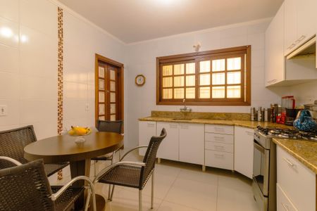 Casa para alugar com 400m², 3 quartos e 3 vagasCozinha