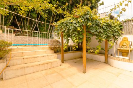 Casa para alugar com 400m², 3 quartos e 3 vagasÁrea comum - Piscina