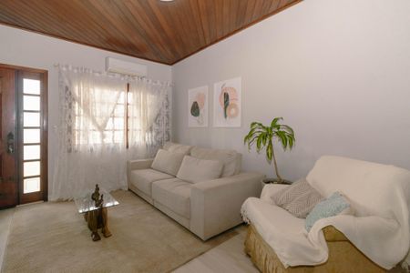 Sala de casa para alugar com 3 quartos, 180m² em Boa Vista, Porto Alegre