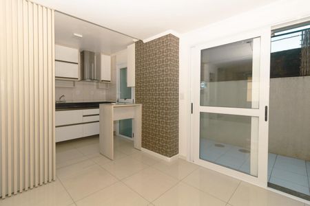 Casa para alugar com 150m², 3 quartos e 2 vagas Casa para alugar com 150m², 3 quartos e 2 vagasSala