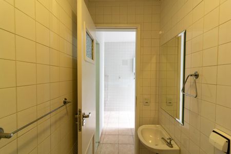 Casa de condomínio para alugar com 152m², 3 quartos e 2 vagas Casa de condomínio para alugar com 152m², 3 quartos e 2 vagasBanheiro de Serviço