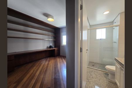 Apartamento à venda com 213m², 4 quartos e 4 vagas