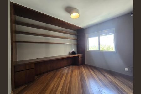 Apartamento à venda com 213m², 4 quartos e 4 vagas