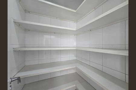 Apartamento à venda com 213m², 4 quartos e 4 vagas