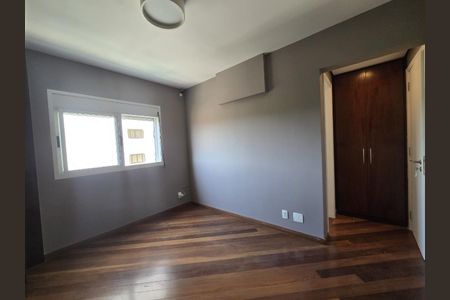 Apartamento à venda com 213m², 4 quartos e 4 vagas
